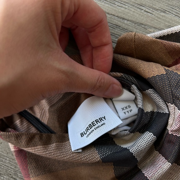 Burberry Top - Picture 7 of 10